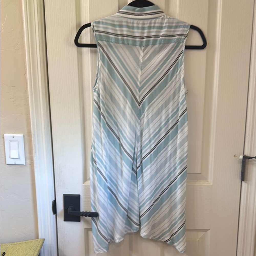 Max Studio Blue and White Striped Sleeveless Shirt - Picture 3 of 3